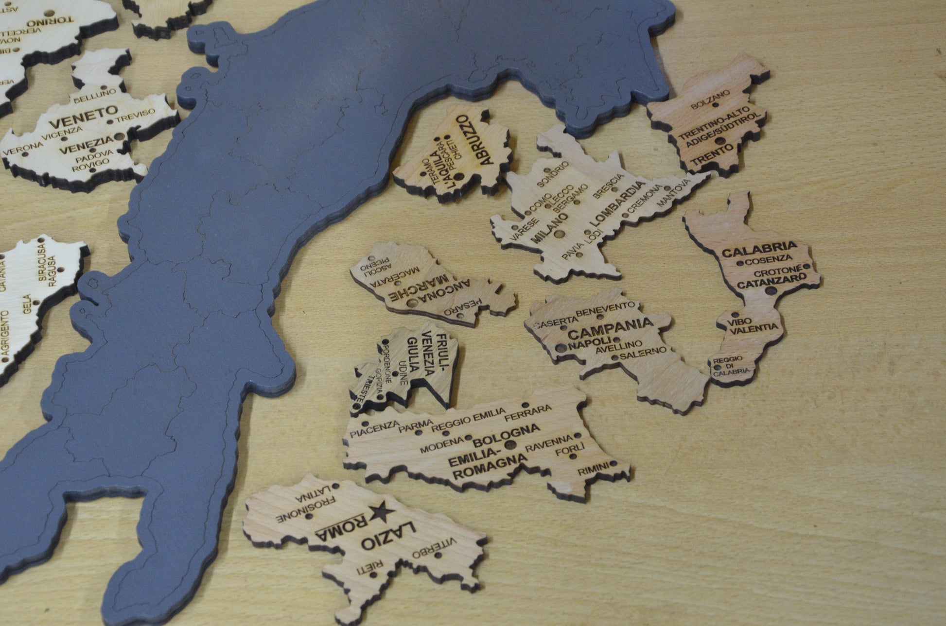 Italy wooden map idea